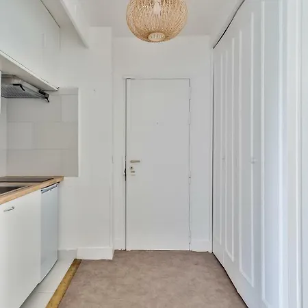 Nice Studio Near The Eiffel Tower Paris