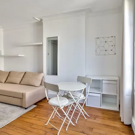 Nice Studio Near The Eiffel Tower *